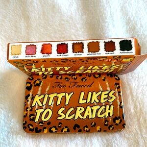 New in Box TooFaced Kitty Likes To Scratch eye palatte